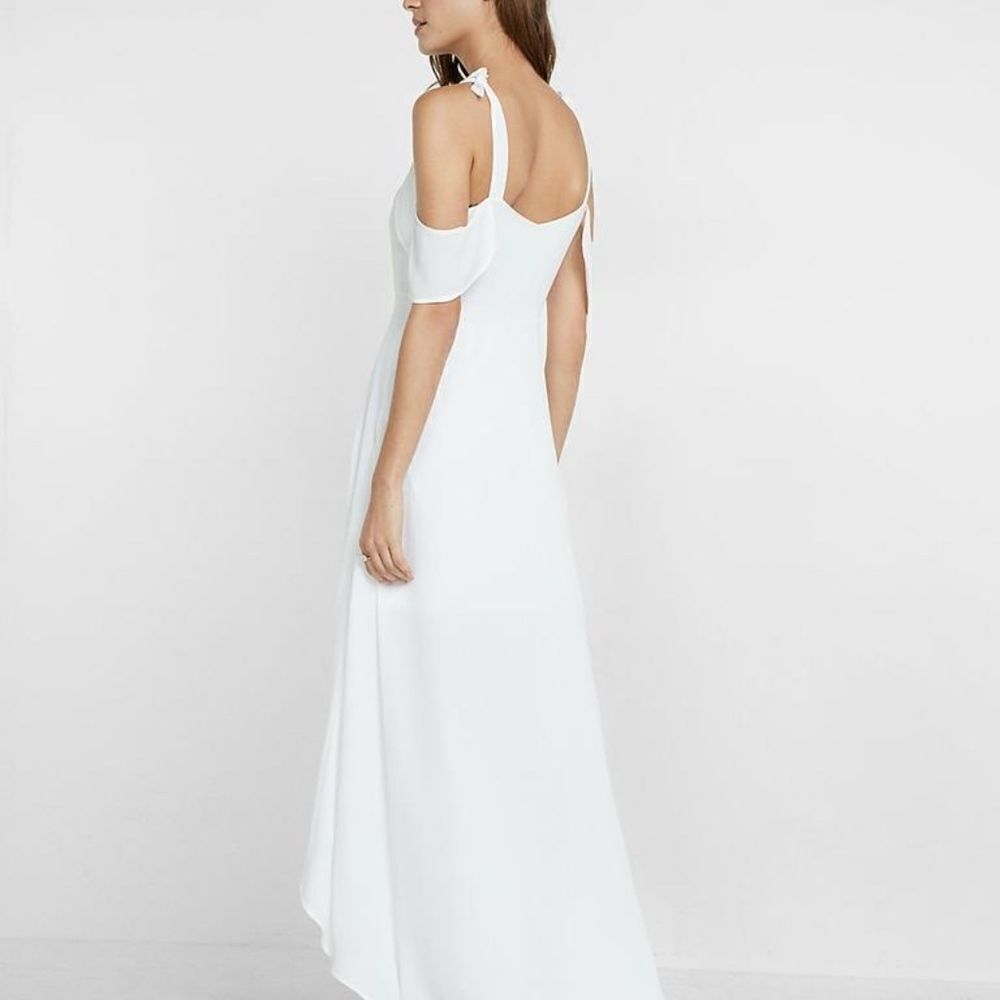 Express Cold Shoulder Maxi Dress - Picture 4 of 4